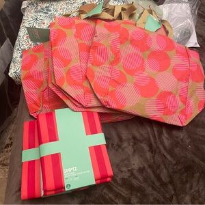 NWT Set of 2 Reusable Tablecloths and 6 Matching Reusable Totes from Target